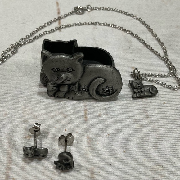 VINTAGE TORINO PEWTER CAT TRINKET BOX W/BROOCH NECKLACE AND EARRINGS - Picture 1 of 9